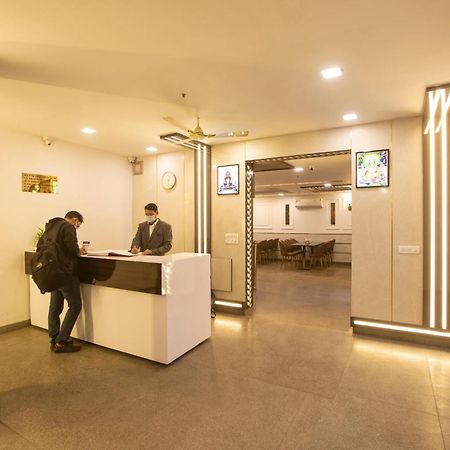 Airport Hotel Chanakya Delhi ニューデリー エクステリア 写真