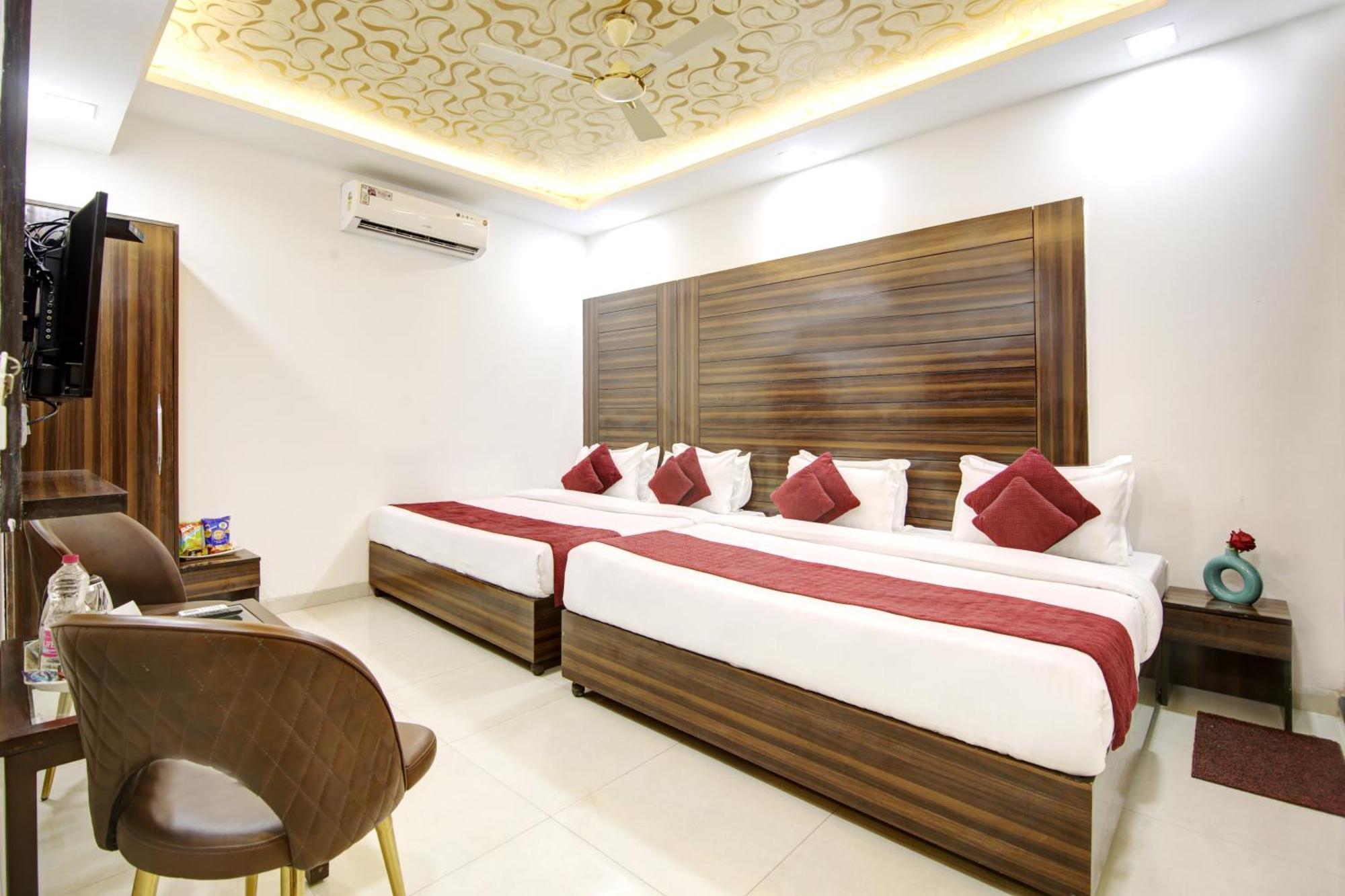 Airport Hotel Chanakya Delhi ニューデリー エクステリア 写真