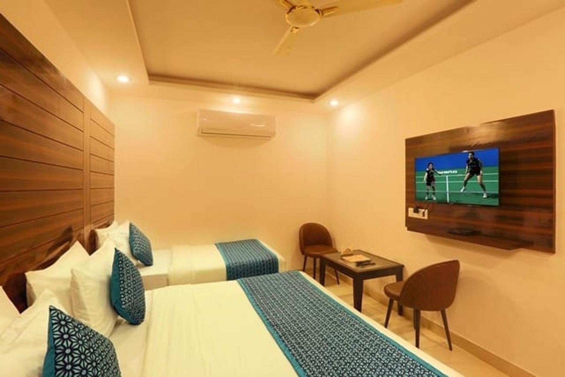 Airport Hotel Chanakya Delhi ニューデリー エクステリア 写真