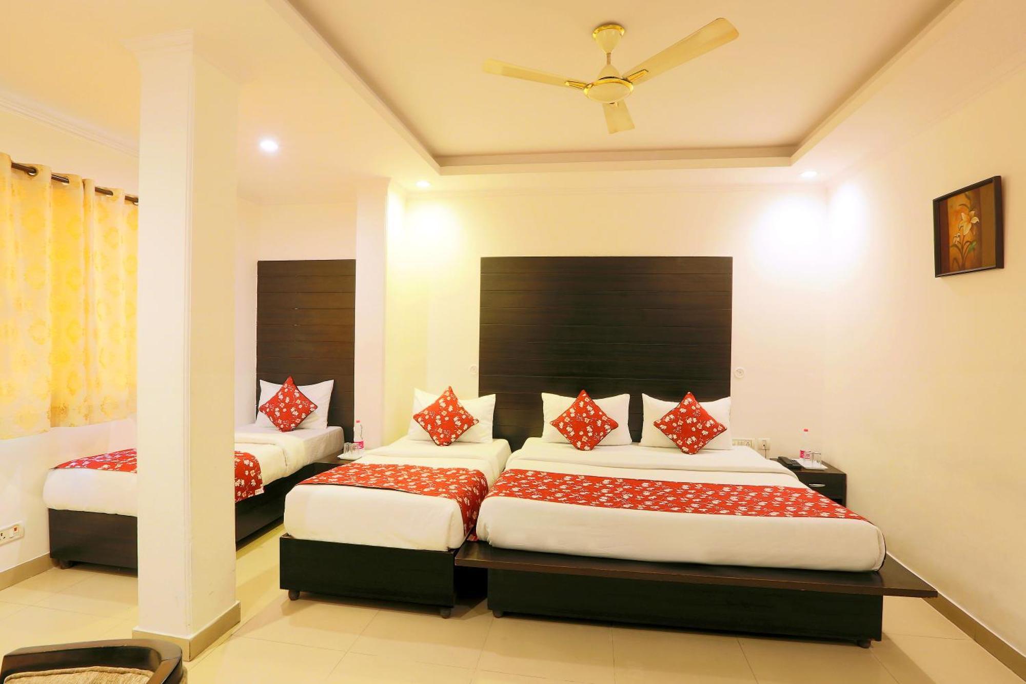 Airport Hotel Chanakya Delhi ニューデリー エクステリア 写真