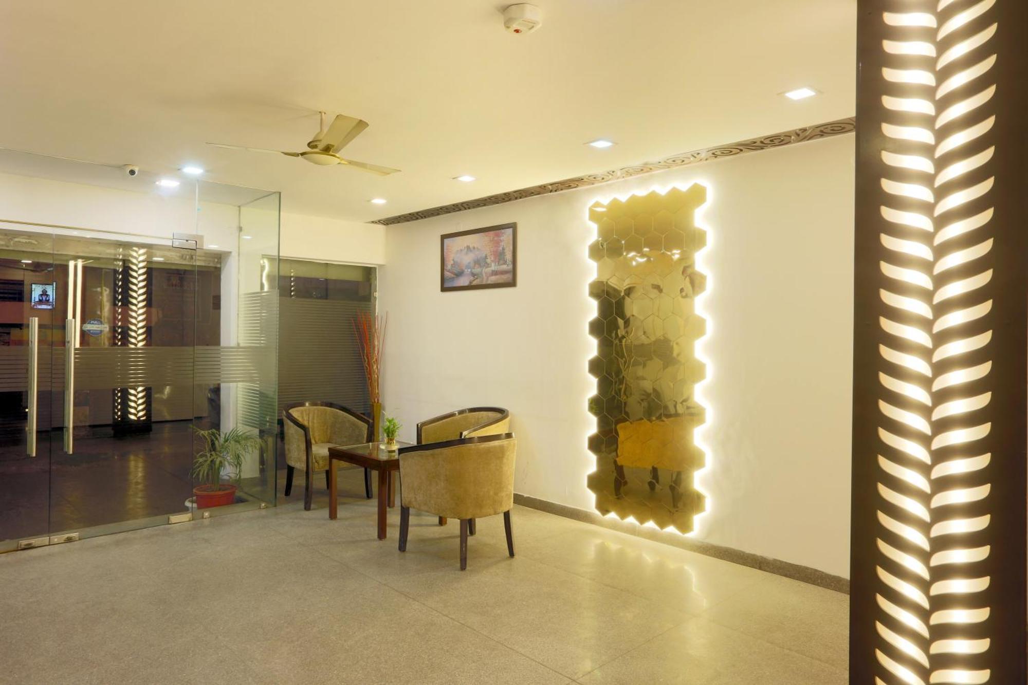 Airport Hotel Chanakya Delhi ニューデリー エクステリア 写真