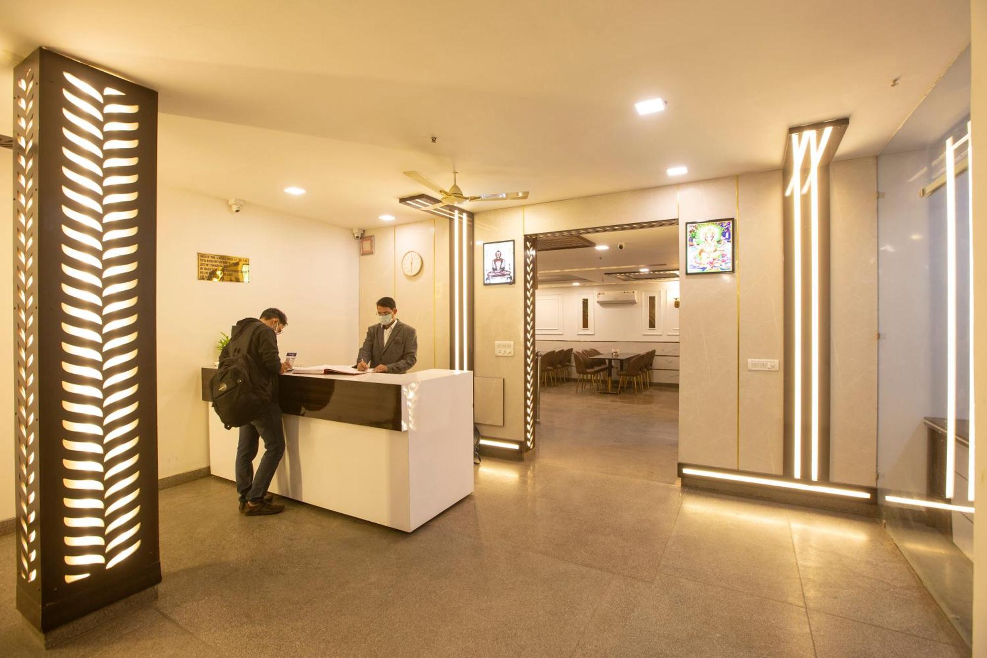 Airport Hotel Chanakya Delhi ニューデリー エクステリア 写真